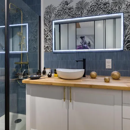 Stunning In * Ρουαγιάν